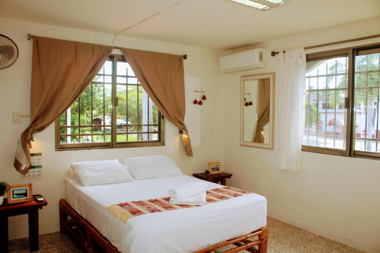 Hostal & Suites Pata De Perro Bacalar Extérieur photo